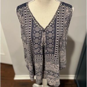 Lucky brand 3x v neck navy off white print sleeveless top